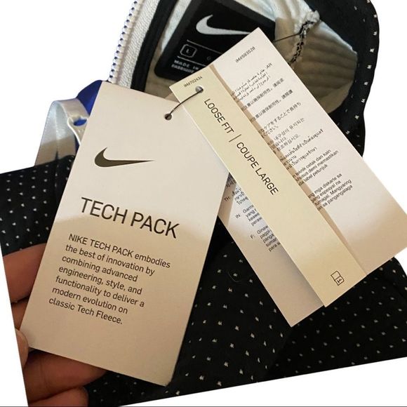 NWT Nike Tech Fleece Womens Cropped Long Sleeve Hoodie Black Size L black - Picture 7 of 8